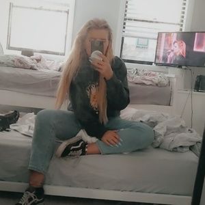 Meet your Posher, Bella